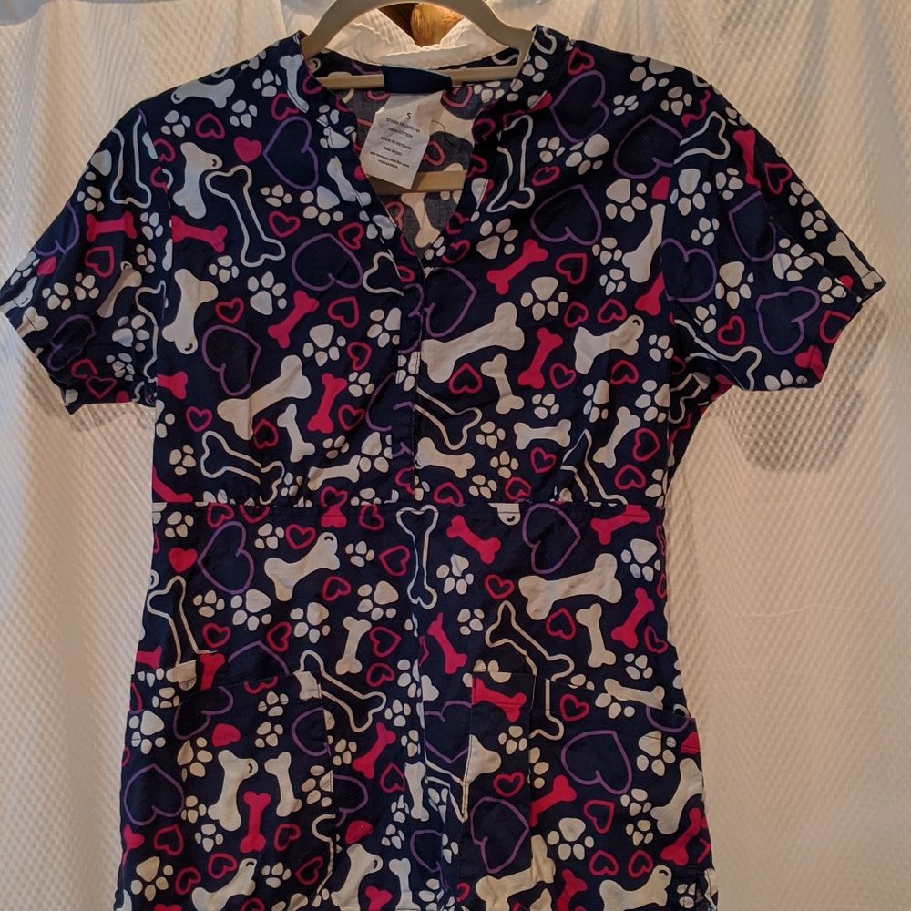 Dog paw print & bone scrub top